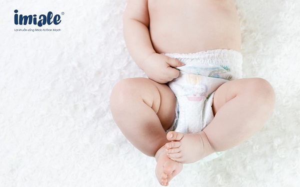 trẻ em táo bón lâu ngày - tổn thương trực tràng - hậu môn