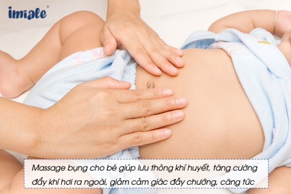 massage bụng trị trẻ sơ sinh bị sôi bụng
