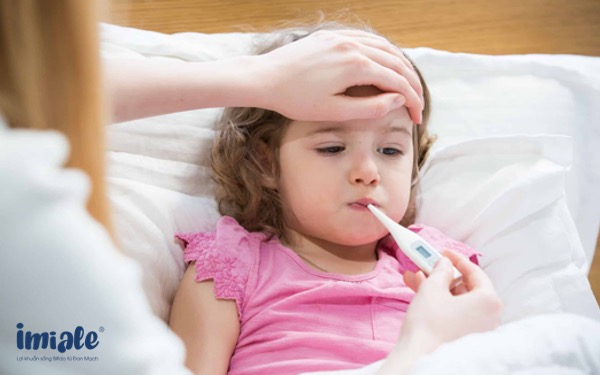 Trẻ sốt bao nhiêu độ thì uống hạ sốt