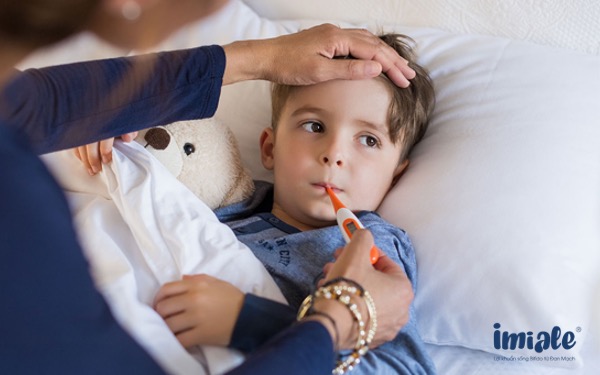 Trẻ sốt bao nhiêu độ thì uống hạ sốt