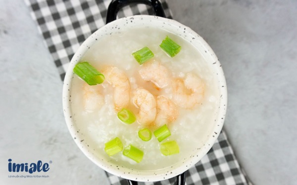 Cách nấu cháo tôm cho bé ăn dặm