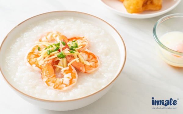 Cách nấu cháo tôm cho bé ăn dặm