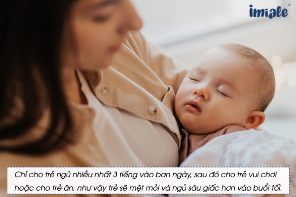 cách dỗ trẻ sơ sinh khóc đêm hiệu quả