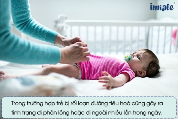 Trẻ sơ sinh đi ngoài nhiều hơn bình thường